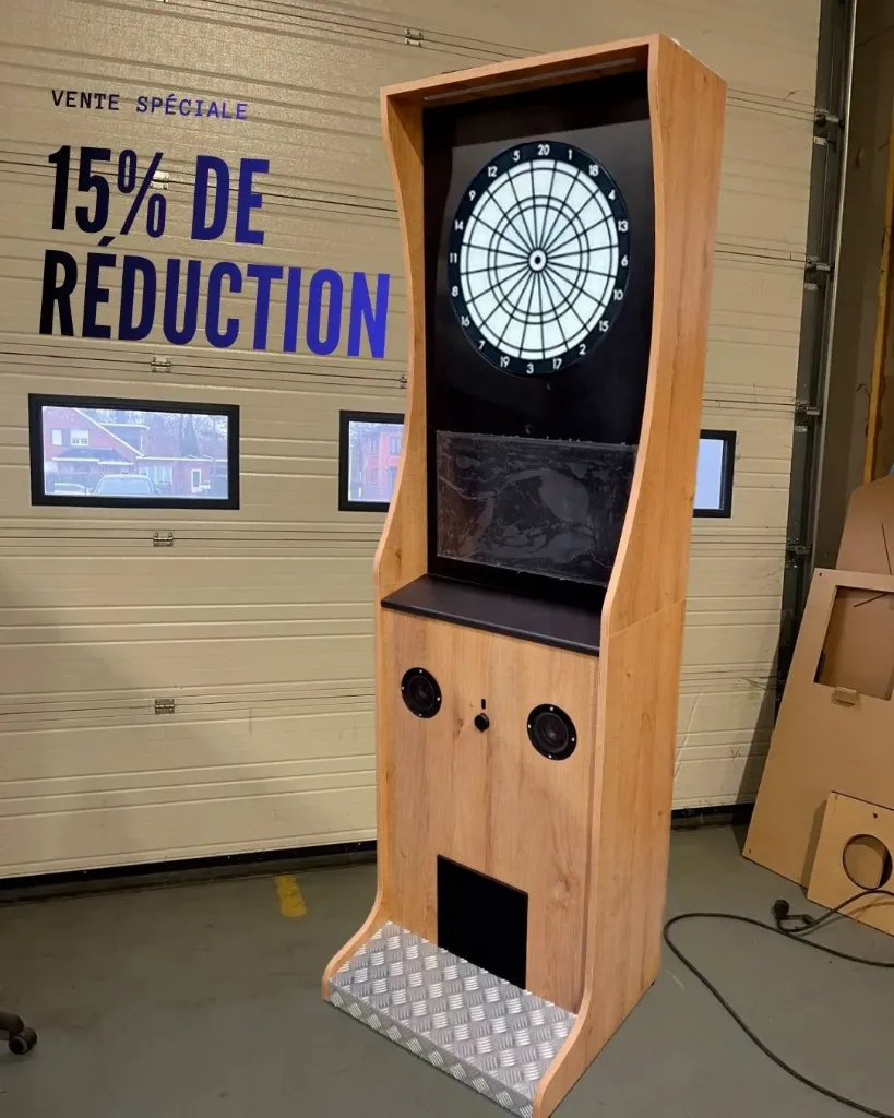 Darts Premium Lit Board V2 - Chêne naturel